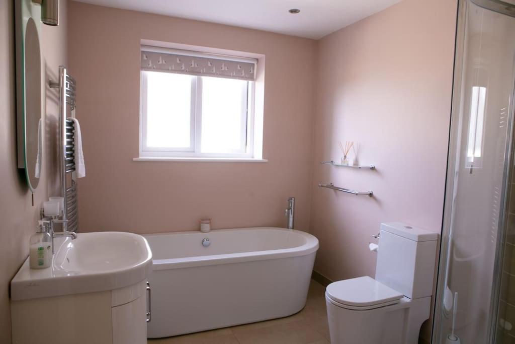 Wow I'M Living On The Beach. Luxury 4 Bed Sleeps 8 Pagham Exterior photo