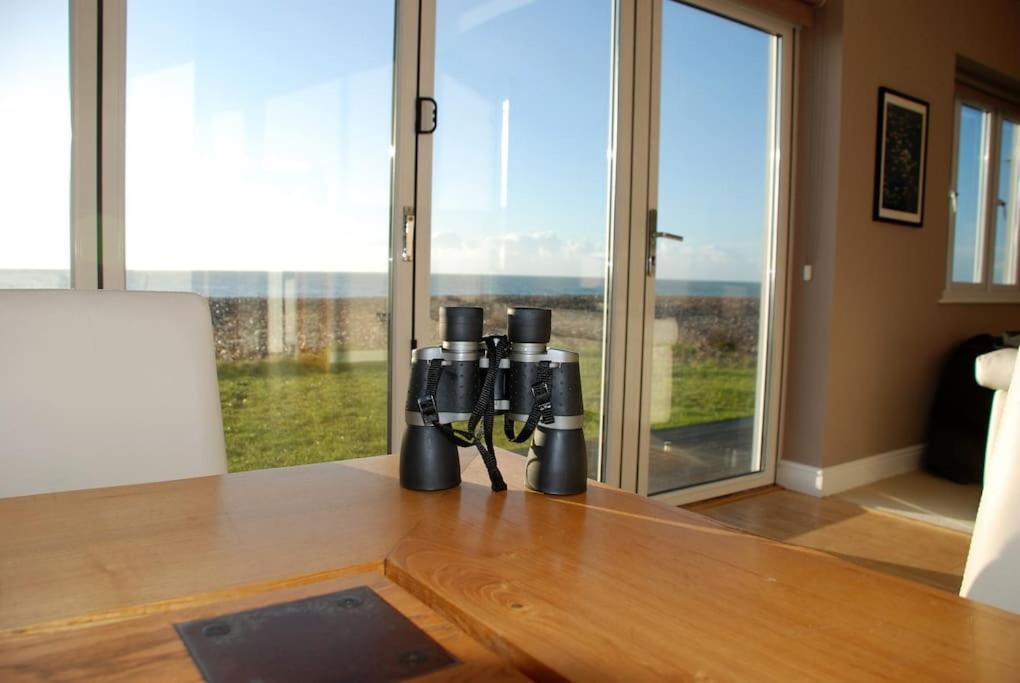 Wow I'M Living On The Beach. Luxury 4 Bed Sleeps 8 Pagham Exterior photo