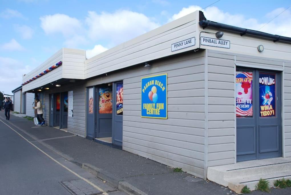 Wow I'M Living On The Beach. Luxury 4 Bed Sleeps 8 Pagham Exterior photo