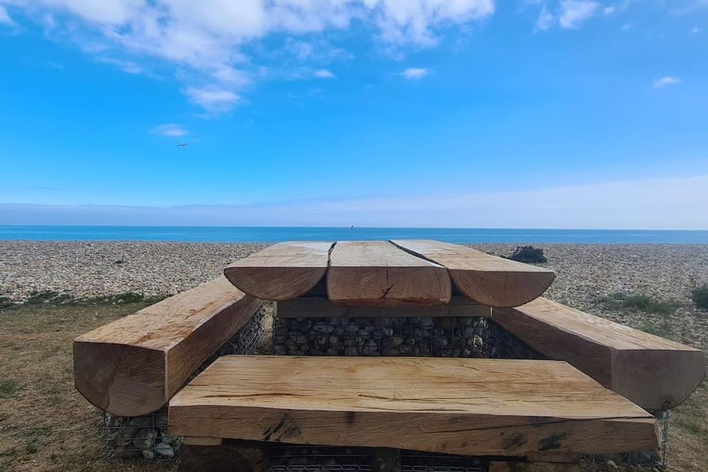 Wow I'M Living On The Beach. Luxury 4 Bed Sleeps 8 Pagham Exterior photo